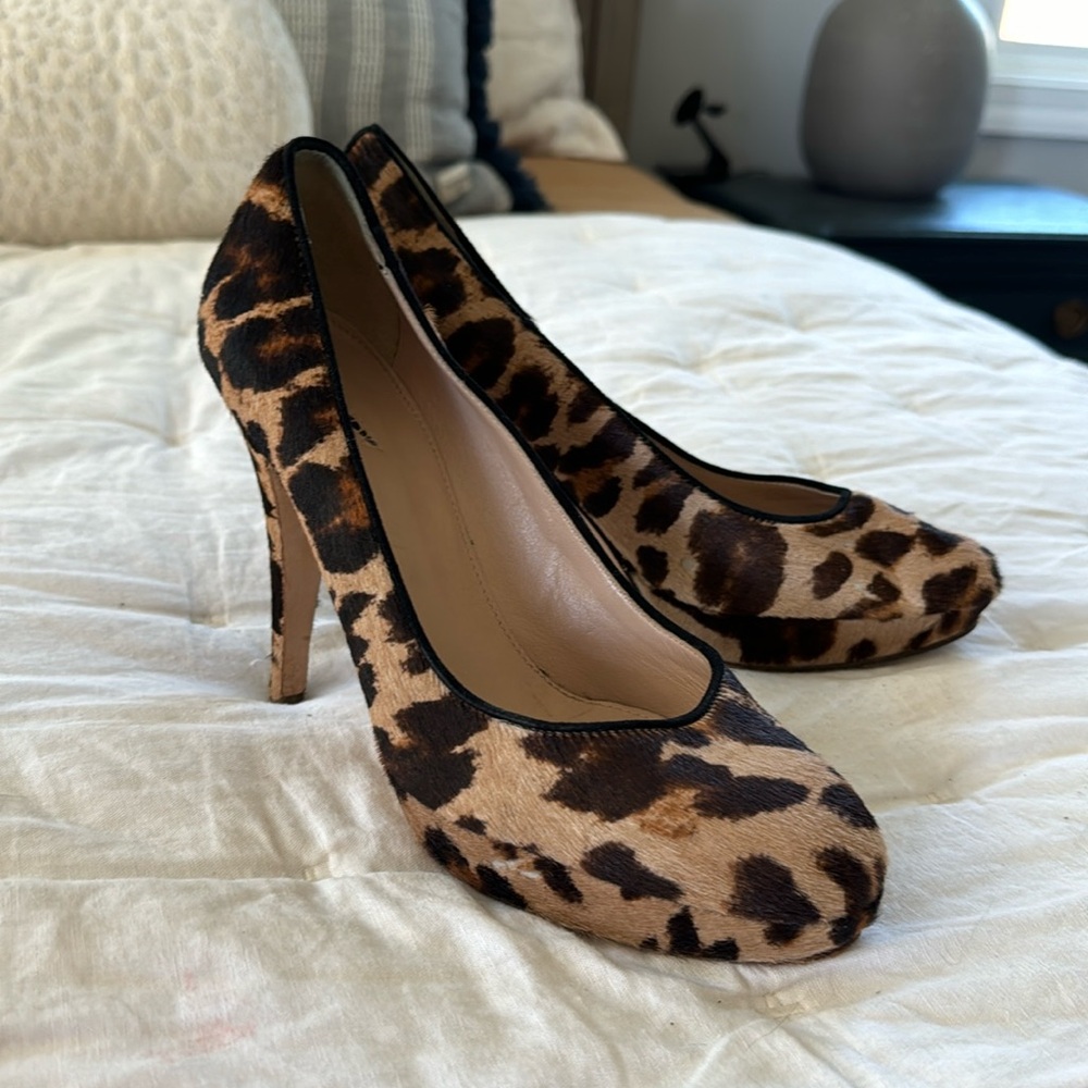 Like new J Crew calf hair heels sz 8
